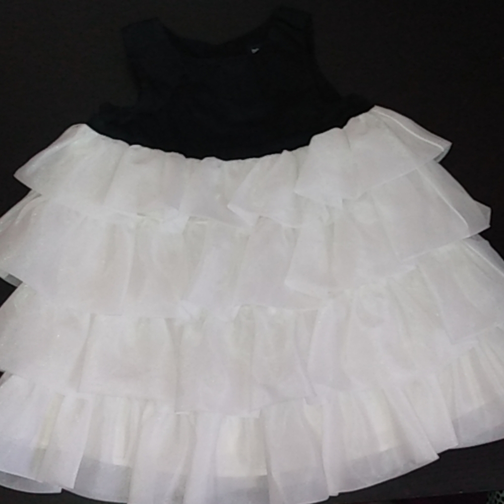 Baby GAP Formal Black and White Ruffled Shimmer Sleeveless Dress Sz 3-6 months